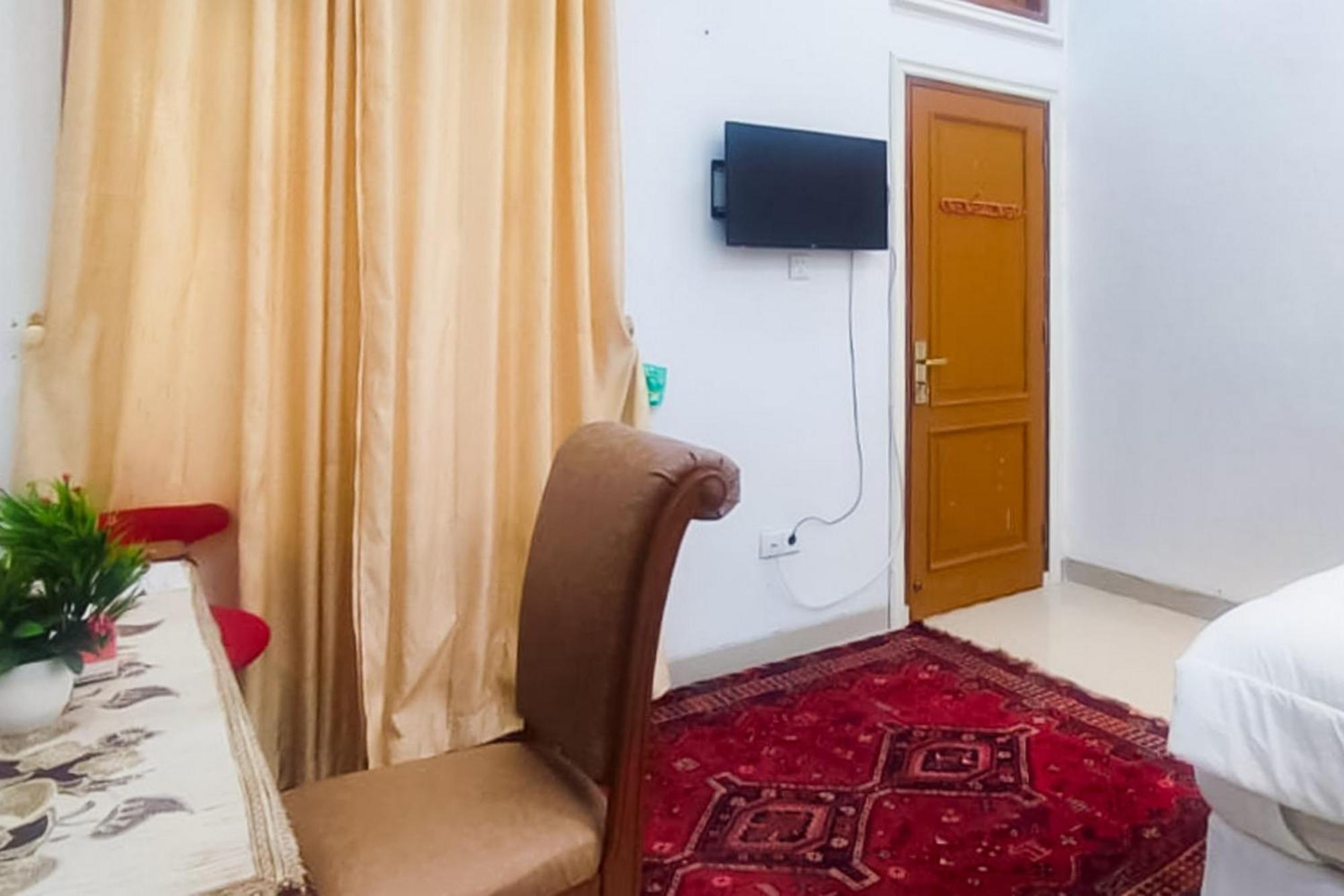 Reddoorz Syariah At Chilla Guest House Padang エクステリア 写真